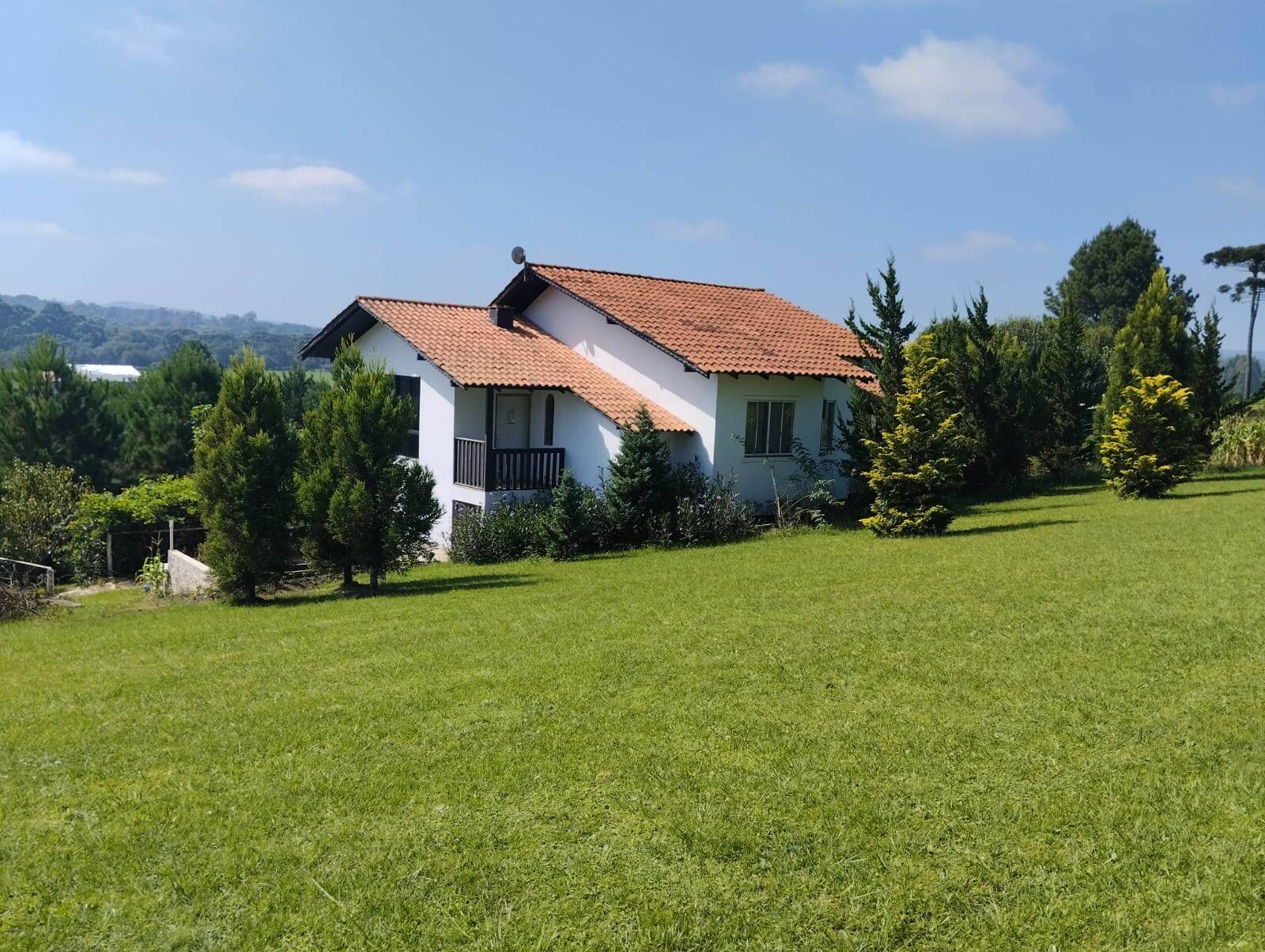 Chácara à venda com 3 quartos, 180m² - Foto 1