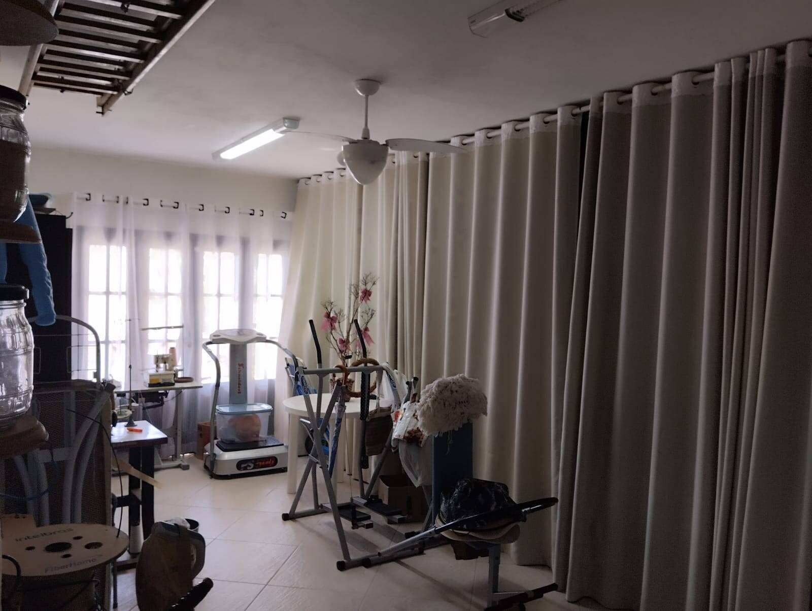 Casa à venda com 4 quartos, 250m² - Foto 14