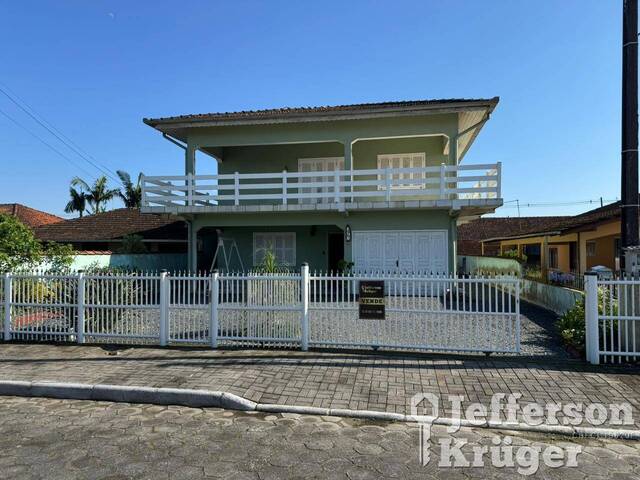 Sobrado em Balneário Barra do Sul-SC