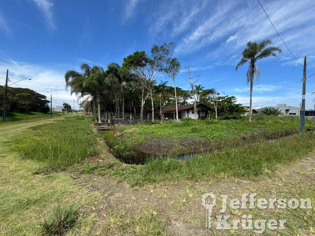 Terreno de esquina, próximo da praia - Salinas - Balneário B