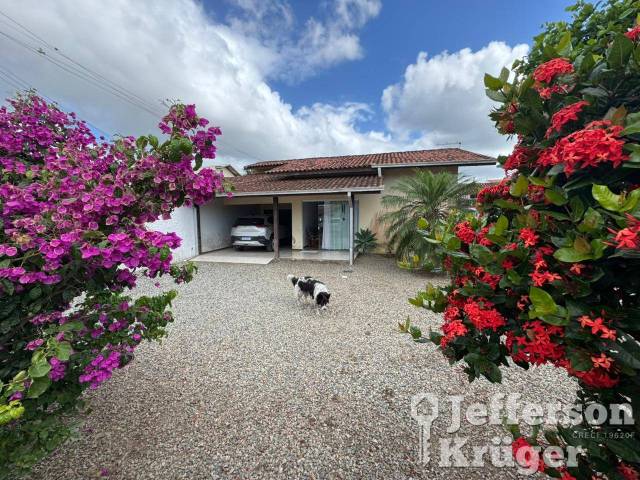 Casa de alvenaria - Balneário Barra do Su-SC