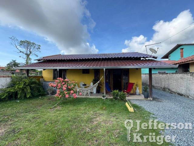 Casa no Centro de Balneário Barra do Sul-SC